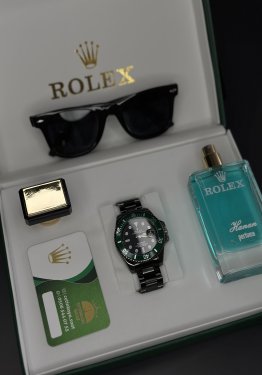 Siyah yeşil bezel submarine